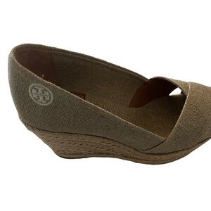 NWT Tory Burch Tan Espadrilles Wedges. Size 6.5 *